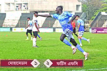 ফর্টিস পিছু ছাড়ছে না কিংসের