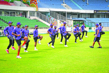 সামনে পাকিস্তান সিরিজ