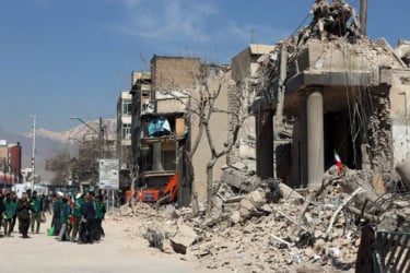 মার্কিন-ইসরায়েলি হামলায় ইরানে ১০ হাজার বেসামরিক ভবন ধ্বংস