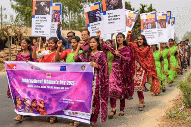 গাইবান্ধায় নারী দিবসে সাঁওতাল-বাঙালিদের মিলনমেলা