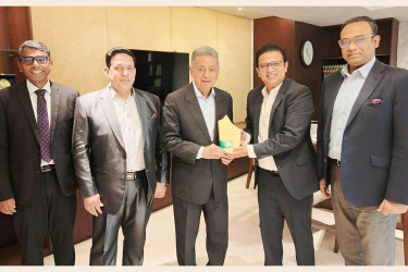 অর্থ ও পরিকল্পনা মন্ত্রী আমির খসরুর সঙ্গে ঢাকা চেম্বারের সভাপতির সাক্ষাৎ