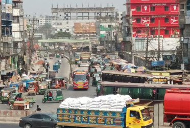 নিরাপদ ঈদ যাত্রায় যত চ্যালেঞ্জ ঢাকা-চট্টগ্রাম মহাসড়কে