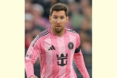 বাল্টিমোরে দর্শক জোয়ারে মেসি চমক