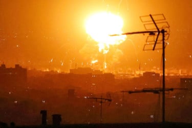 জ্বালানি স্থাপনায় হামলার পর পাল্টা হুঁশিয়ারি আইআরজিসির