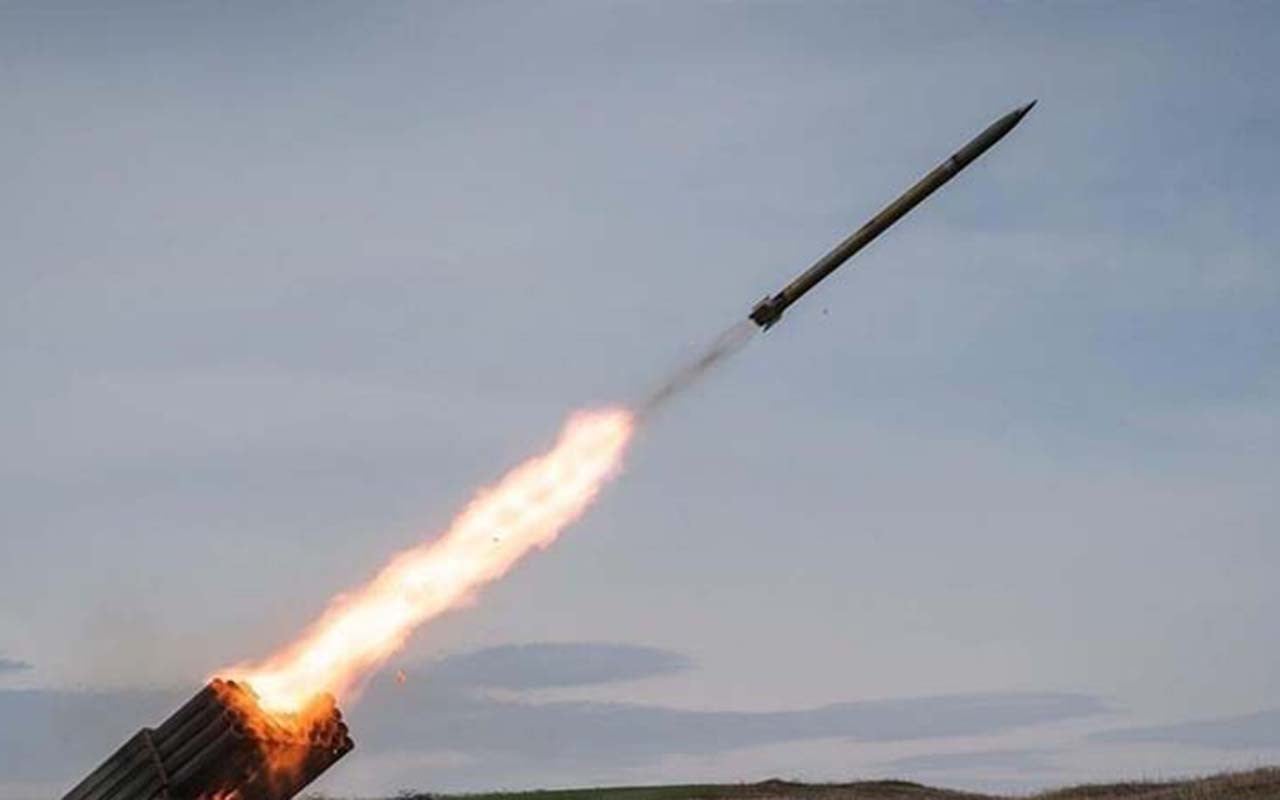 নতুন নেতা মোজতবা খামেনির অধীনে ইসরায়েলের দিকে ইরানের প্রথম ক্ষেপণাস্ত্র নিক্ষেপ