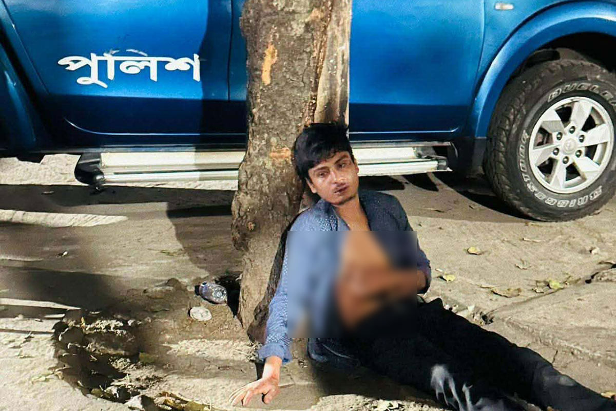 ‘ছাত্রলীগ’ ট্যাগ দিয়ে ঢাবি শিক্ষার্থীকে মারধর ও ছিনতাইয়ের পর পুলিশে দেওয়ার অভিযোগ