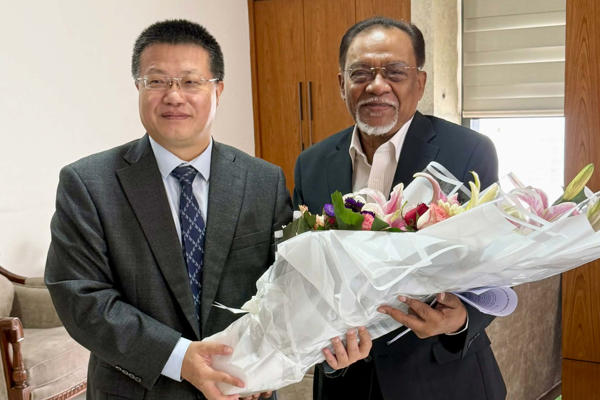 প্রধানমন্ত্রীর জনপ্রশাসন উপদেষ্টার সঙ্গে চীনা রাষ্ট্রদূতের সাক্ষাৎ