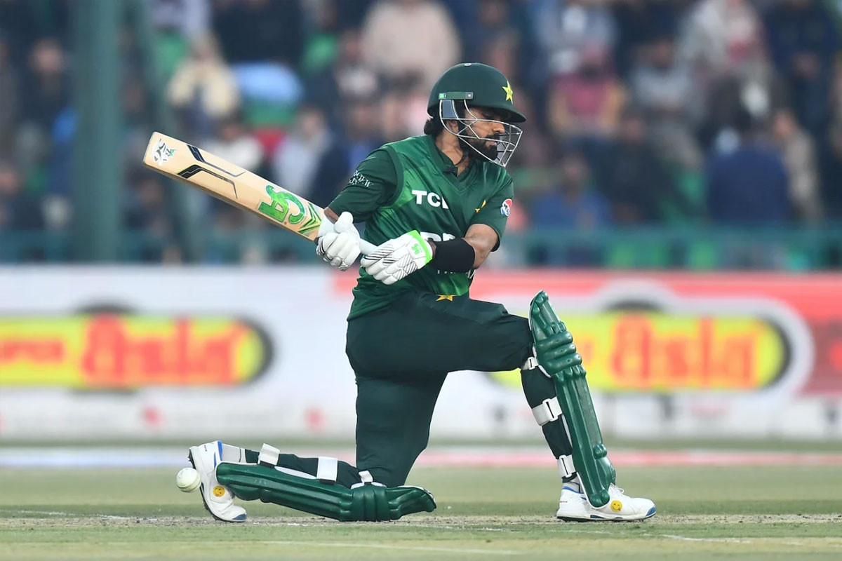 বাংলাদেশ সিরিজে বাবরকে বাদ দেওয়া নিয়ে মুখ খুললেন পাকিস্তান কোচ