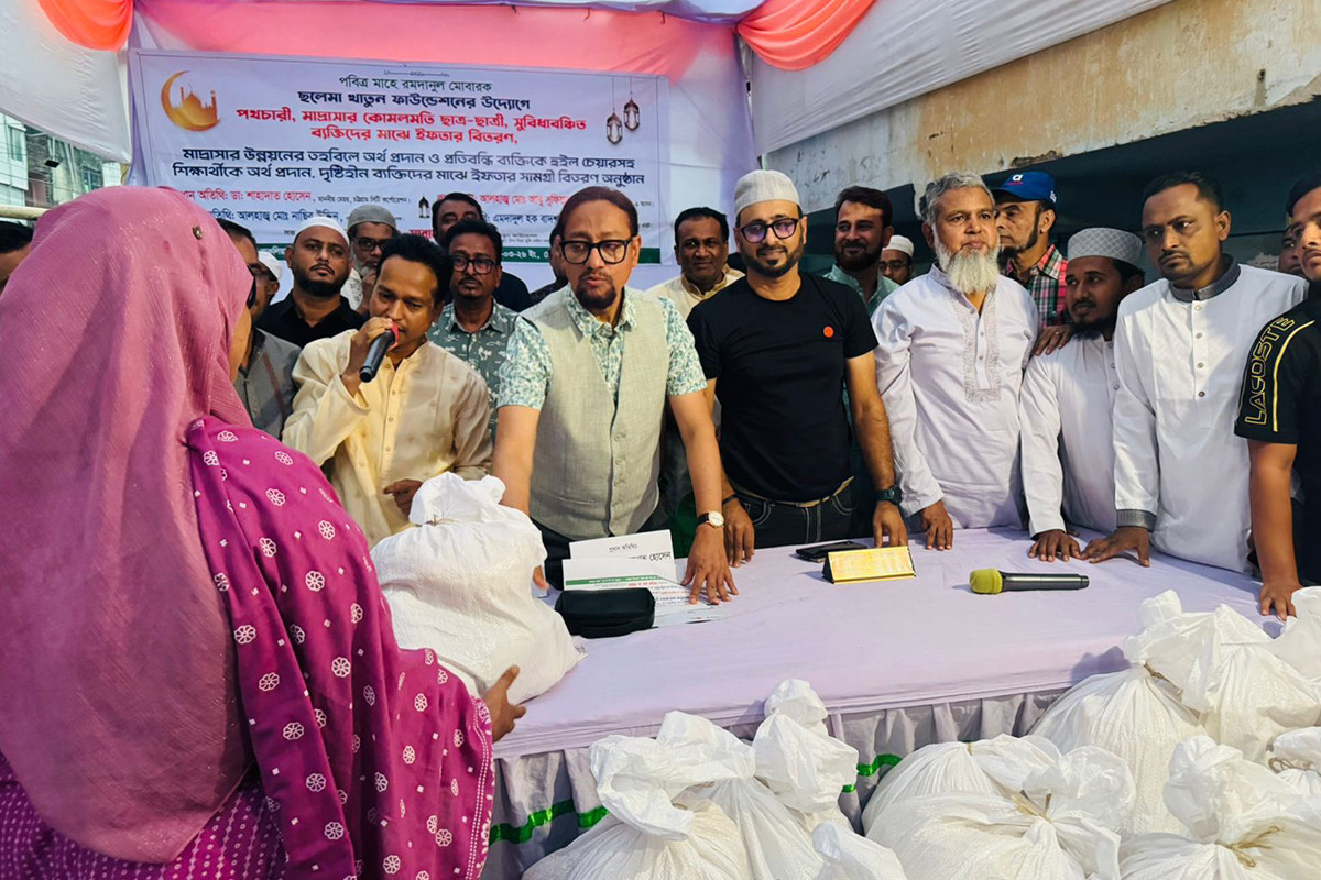 মানবতার সেবায় এগিয়ে আসার আহ্বান চসিক মেয়রের