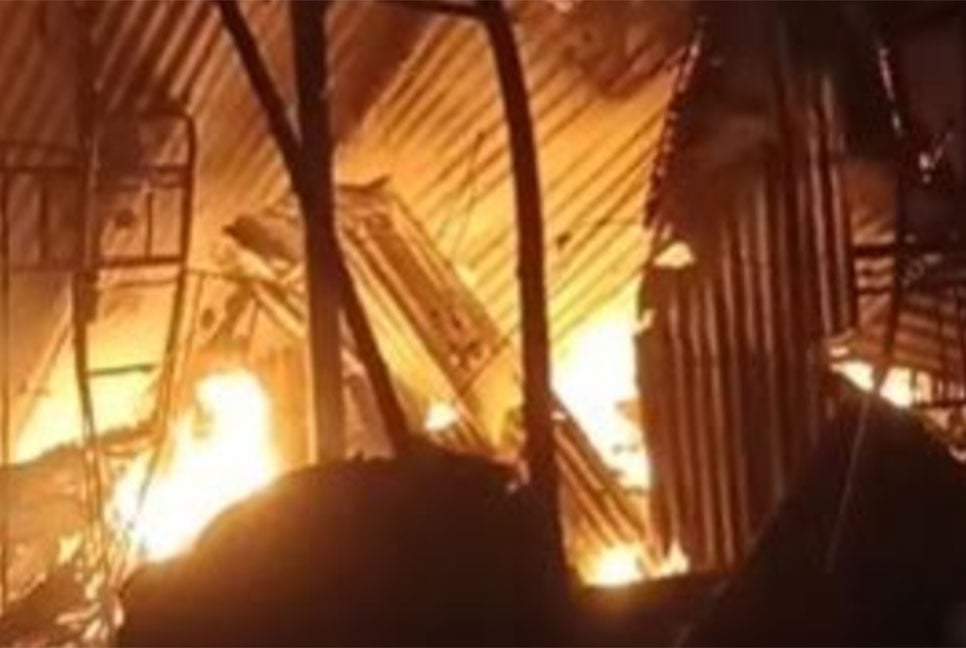 গাইবান্ধায় পৃথক অগ্নিকাণ্ডে ৬ দোকান ও ৮ ঘর পুড়ে ছাই