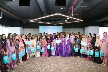 নারীর অবদানকে সম্মান জানাল মোনালিসা ন্যাপকিন