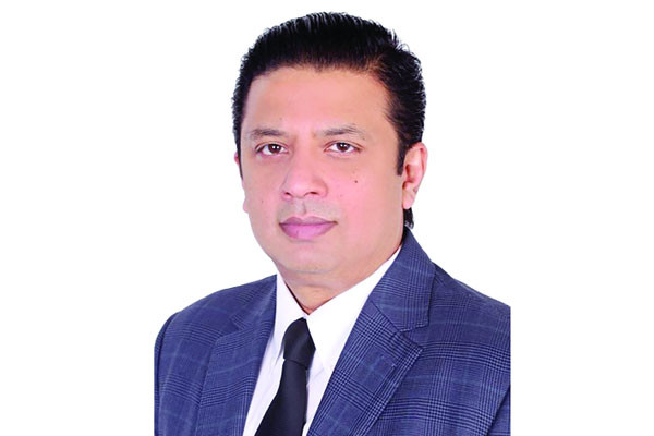 নীতি দুর্বলতায় চাপে অর্থনীতি