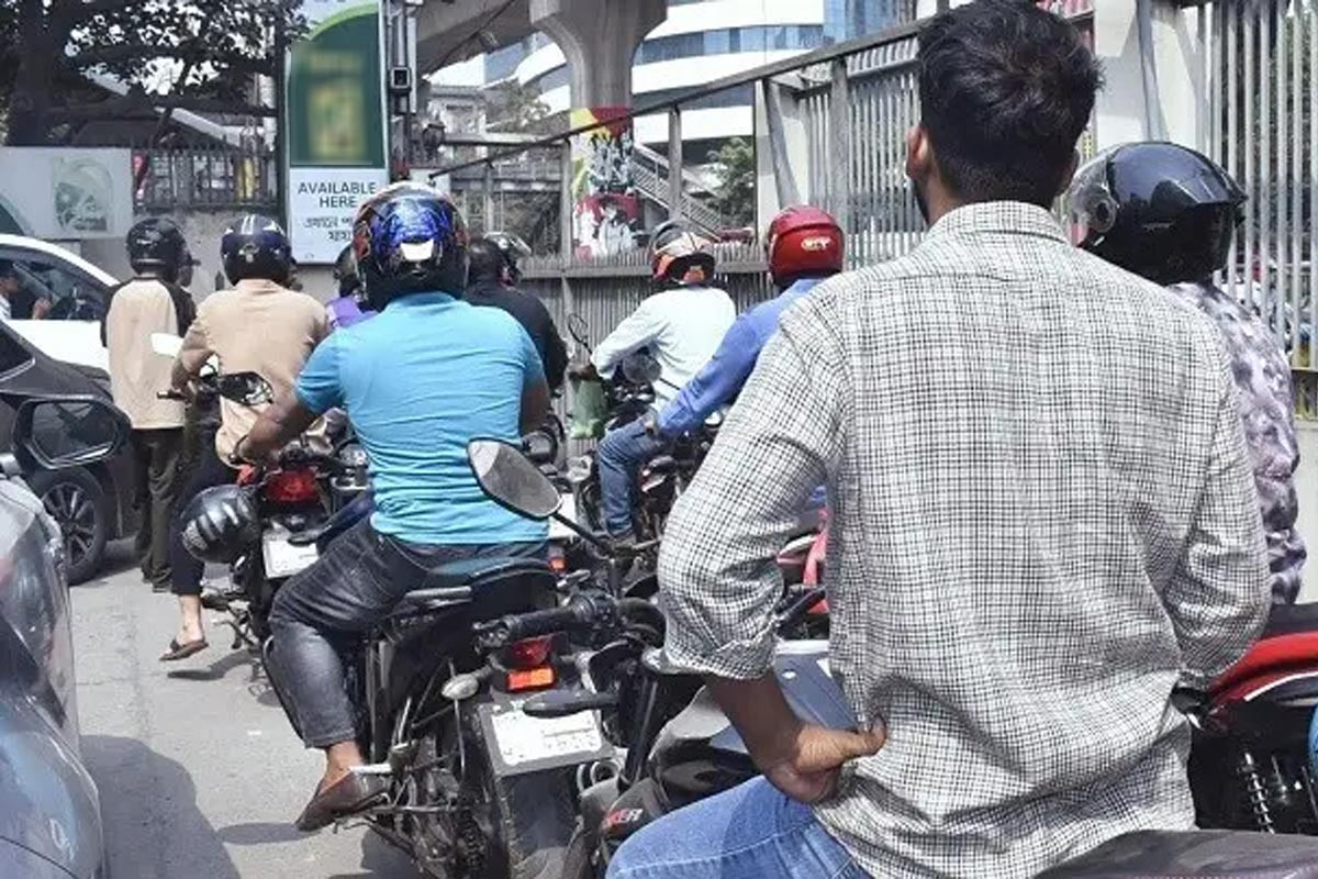 মোটরসাইকেল রাইড শেয়ারকারীরা দৈনিক পাবেন ৫ লিটার তেল