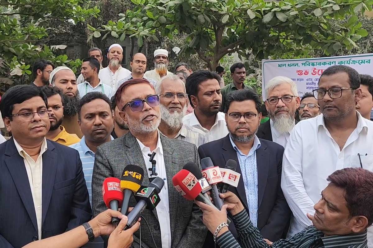 নারায়ণগঞ্জ সিটি কর্পোরেশনের খাল খনন কার্যক্রমের উদ্বোধন