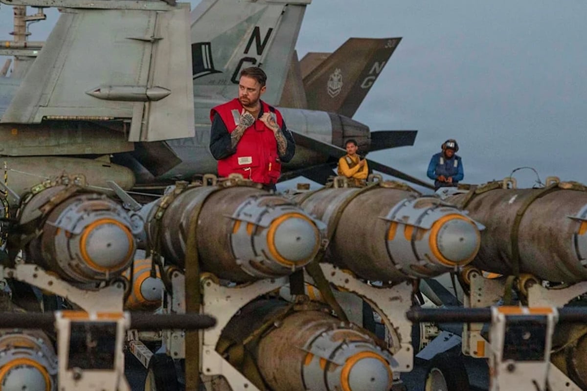 ইরান হামলায় ৪৮ ঘণ্টাতেই শেষ ৫.৬ বিলিয়ন ডলারের গোলাবারুদ, মার্কিন অস্ত্রাগার ফাঁকা?