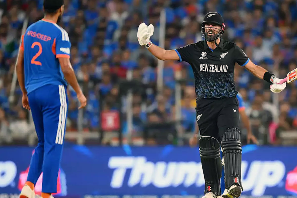 মিচেলকে বল মেরে শাস্তি পেলেন আর্শদীপ