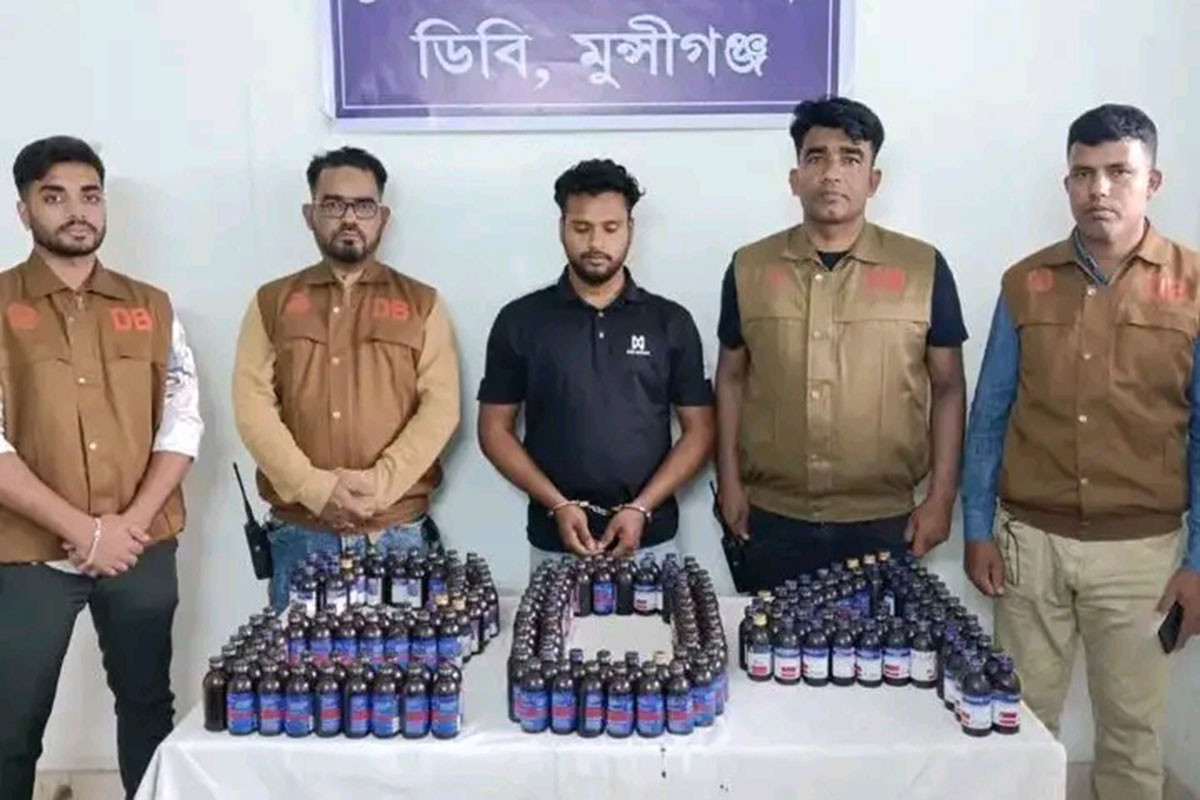 মুন্সীগঞ্জে ২০৪ বোতল ফেন্সিডিলসহ যুবক গ্রেফতার
