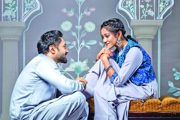 পোশাকের বাজারে ‘ঈদের আমেজ’