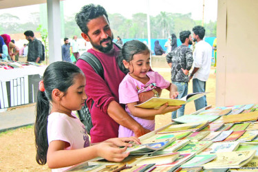 বিকালে নীরব সন্ধ্যায় সরব বইমেলা