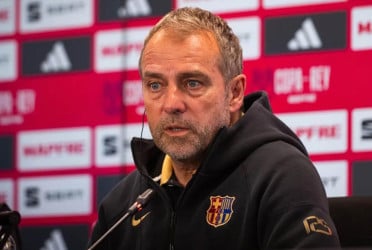 রক্ষণে বাড়তি মনোযোগ ফ্লিকের