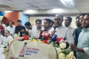 ‘আমার রাজনৈতিক ক্যারিয়ার একদিনের না, টোকা দিয়ে ফেলার চেষ্টা করো না’