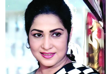 স্বর্ণালি যুগের মায়াবী অভিনেত্রী রোজী