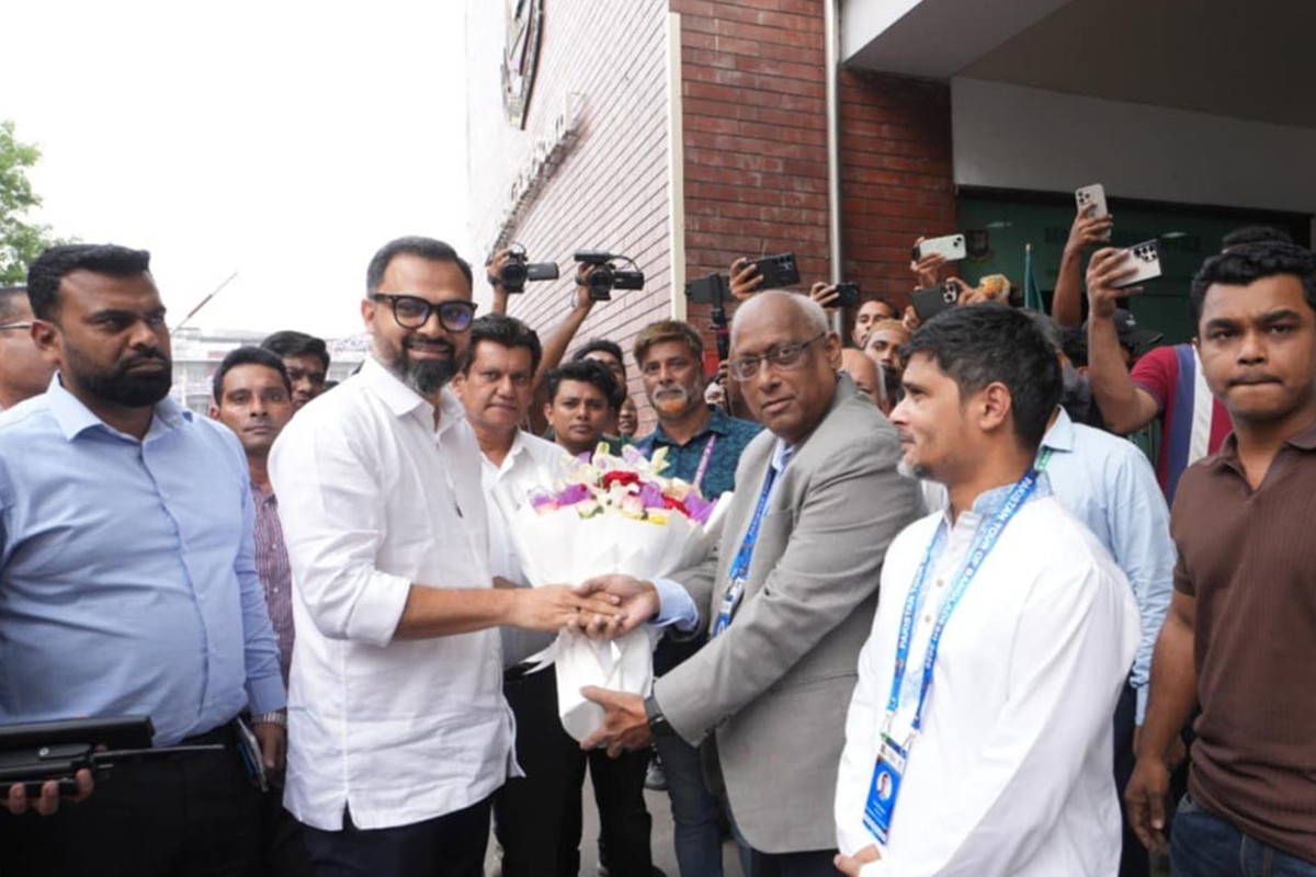 বাংলাদেশ-পাকিস্তানের ম্যাচ দেখতে স্টেডিয়ামে ক্রীড়া প্রতিমন্ত্রী