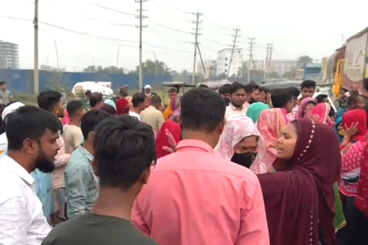 রূপগঞ্জে শ্রমিক অসন্তোষ: ঢাকা-সিলেট মহাসড়ক অবরোধ
