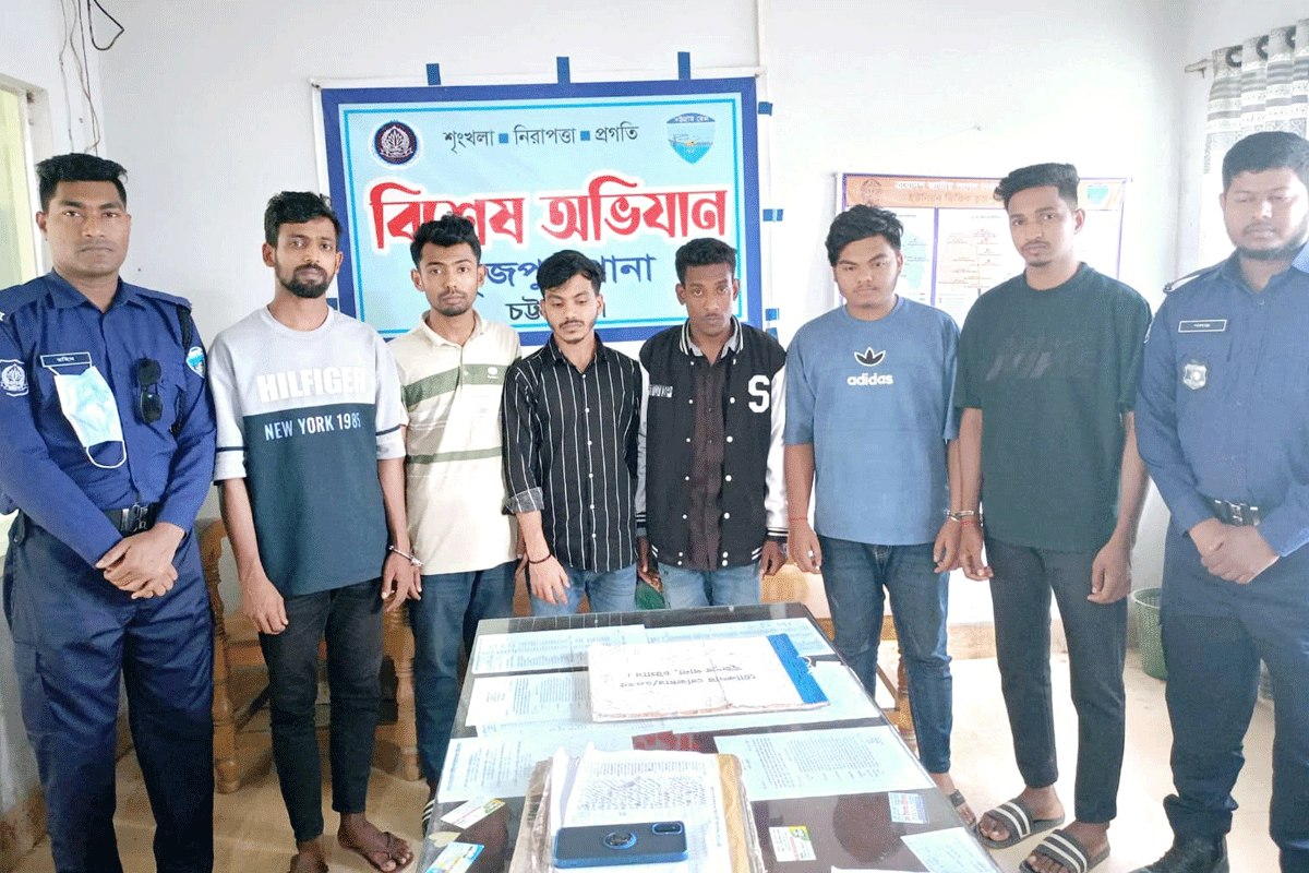 ভিডিও ফাঁসের হুমকি দিয়ে নারীকে ব্ল্যাকমেইল, গ্রেফতার ৬