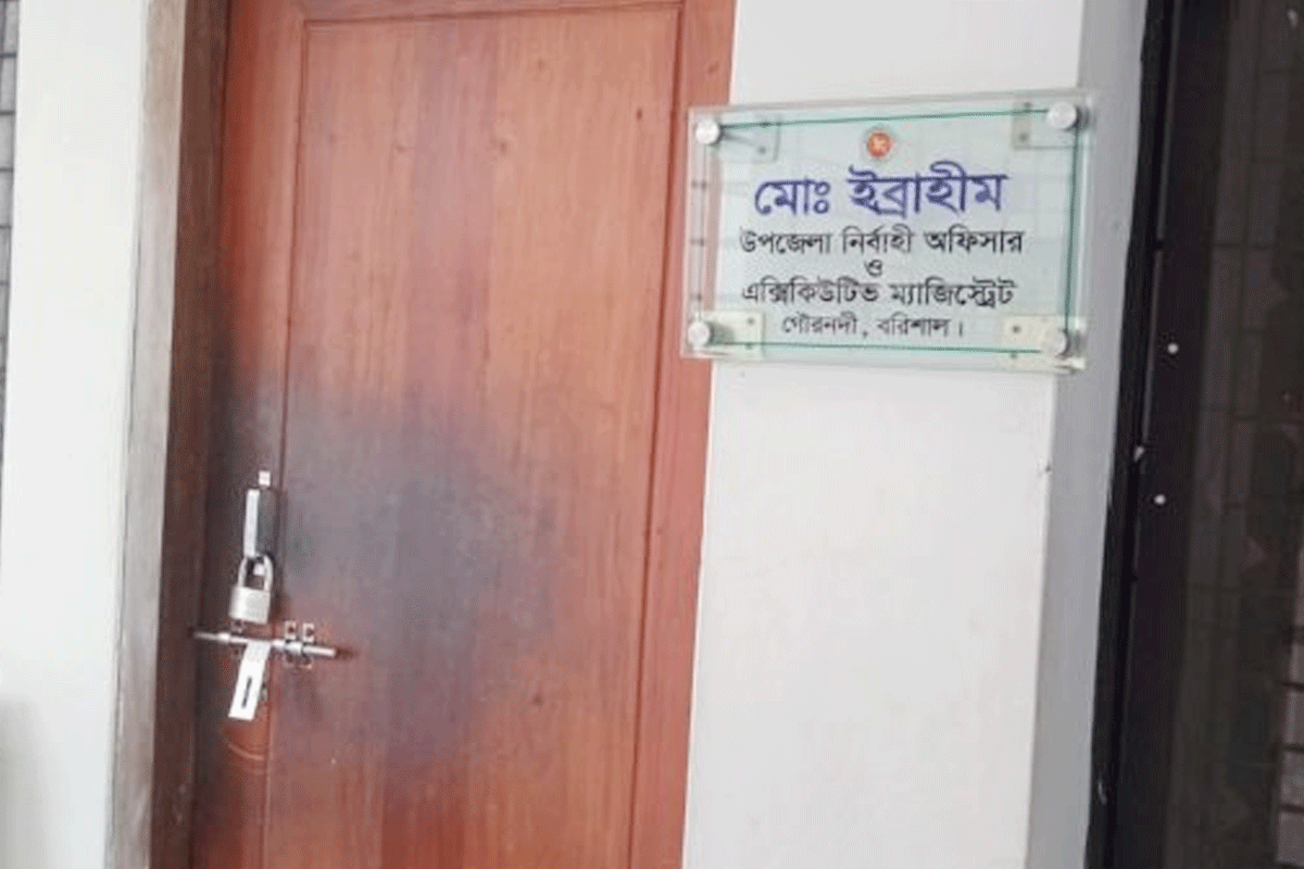 গৌরনদীতে সন্ধ্যার পরে শিক্ষার্থীদের রাস্তাঘাটে আড্ডায় নিষেধাজ্ঞা