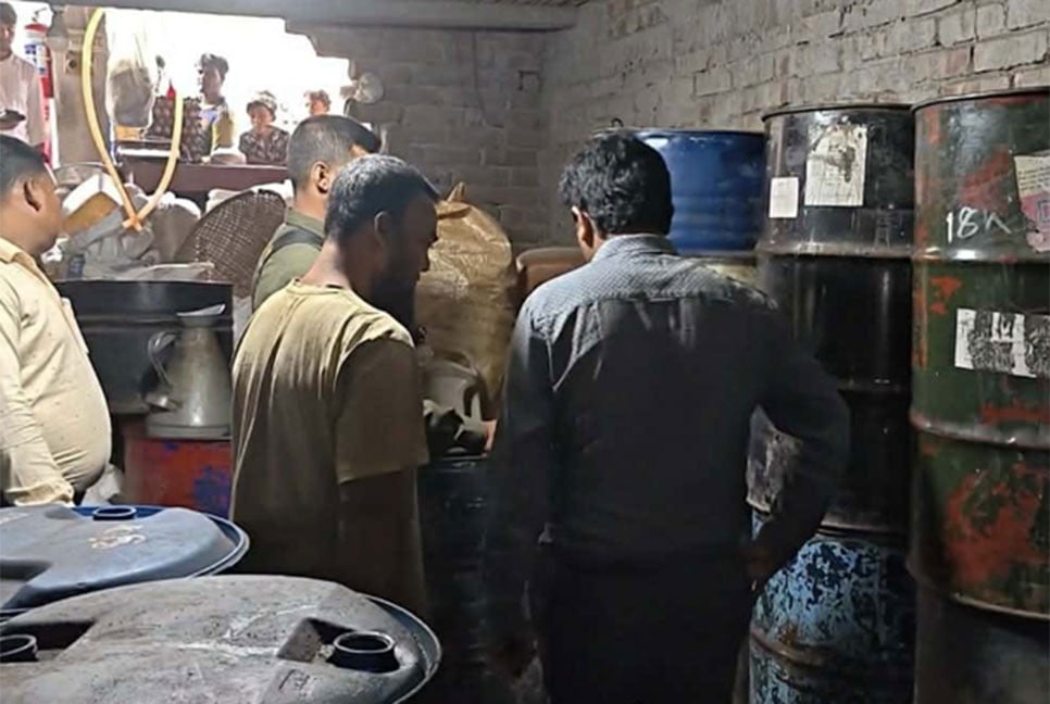 সিংড়ায় অবৈধভাবে তেল মজুদ, ব্যবসায়ীকে জরিমানা