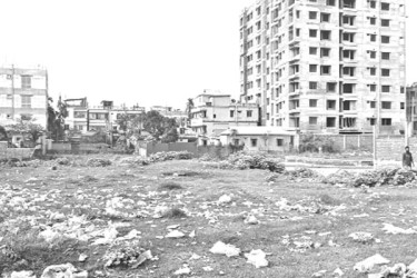 পুকুর ভরাট করে স্থাপনা নষ্ট পরিবেশের ভারসাম্য