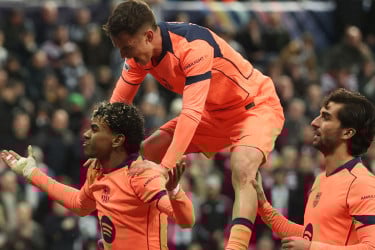 শেষ মুহূর্তে ইয়ামালের গোলে বার্সার কষ্টার্জিত ড্র