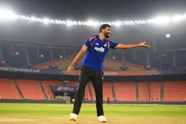 এক পাকিস্তানির কাছে স্লোয়ার শিখেছেন বুমরাহ