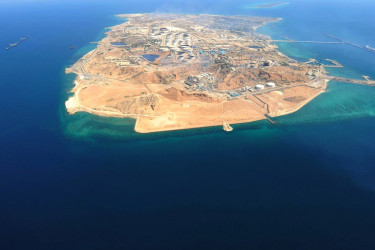 ৪০ বছর ধরে ইরানের যে দ্বীপ দখলের স্বপ্ন দেখছেন ট্রাম্প