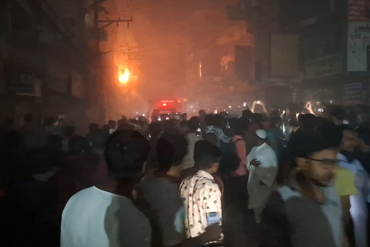 শ্রীপুরে ট্রান্সফরমার বিস্ফোরণের পর ভবনে আগুন, দগ্ধ তিন