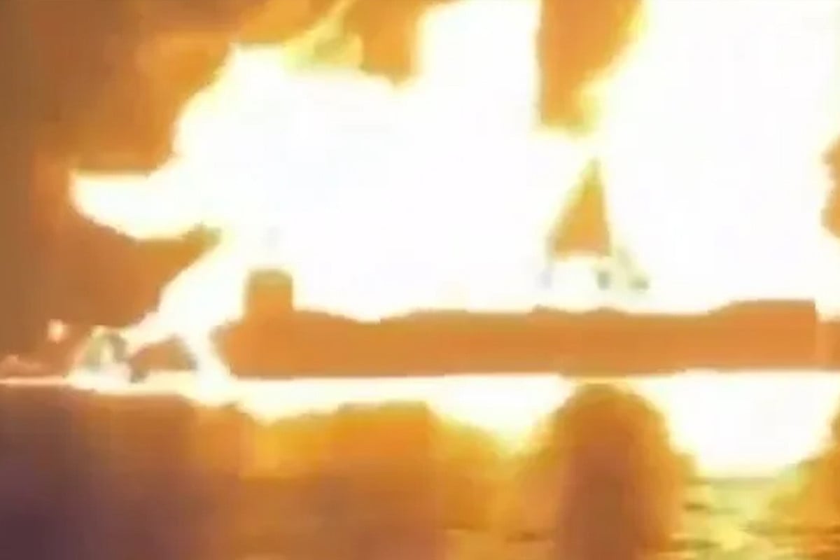 ইরাকের বন্দরে তেলবাহী ট্যাংকারে হামলায় নিহত ১