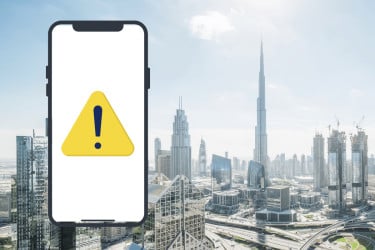 দুবাইয়ের বাসিন্দাদের খোলা জায়গা ও দরজা-জানালা থেকে দূরে থাকার নির্দেশ