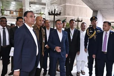 সংসদ ভবনে পৌঁছেছেন প্রধানমন্ত্রী