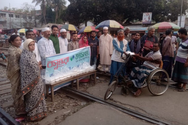বসুন্ধরা শুভসংঘের উদ্যোগে অসহায়দের মাঝে ইফতার বিতরণ