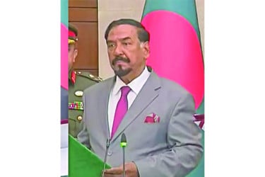 ফুটবলার থেকে জাতীয় সংসদের স্পিকার