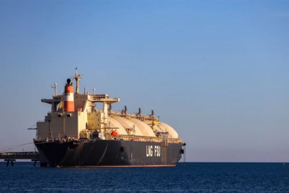 হরমুজ প্রণালী ঘিরে উত্তেজনা: ইরানের হুমকিতে জাহাজ ও নাবিক ঝুঁকিতে | |  বাংলাদেশ প্রতিদিন