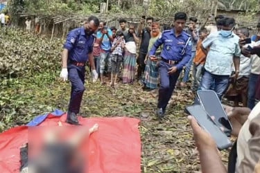 কোম্পানীগঞ্জে পুকুর সেচতে গিয়ে মিলল অজ্ঞাত ব্যক্তির অর্ধগলিত মরদেহ