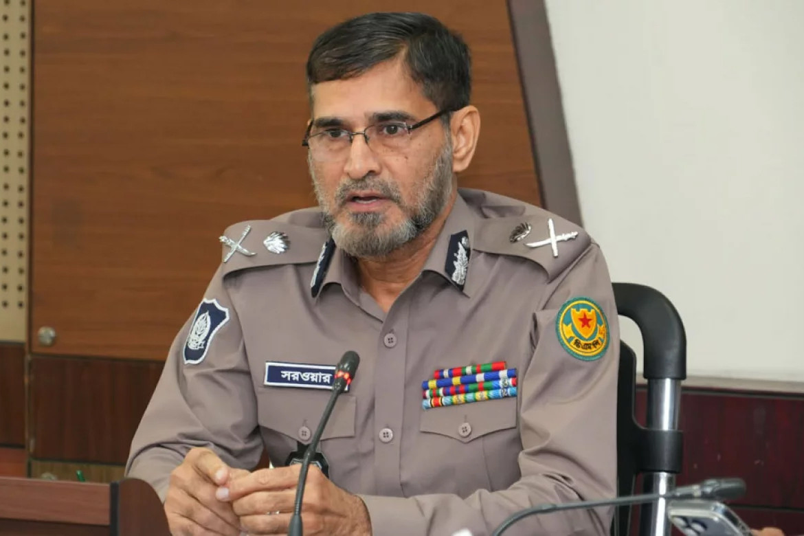 ঈদের আগে-পরে ট্রাক-কাভার্ডভ্যান চলাচল বন্ধ থাকবে : ডিএমপির ভারপ্রাপ্ত কমিশনার