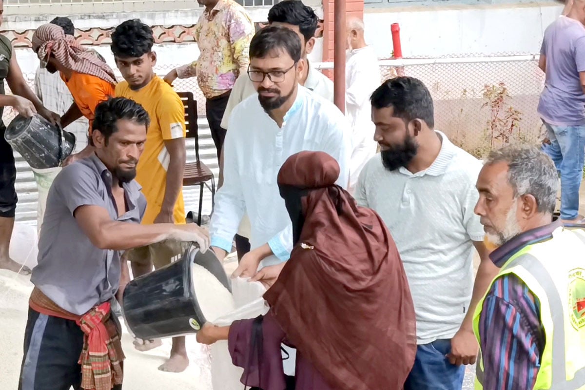 বিশ্বনাথে ভিজিএফের চাল বিতরণ শুরু