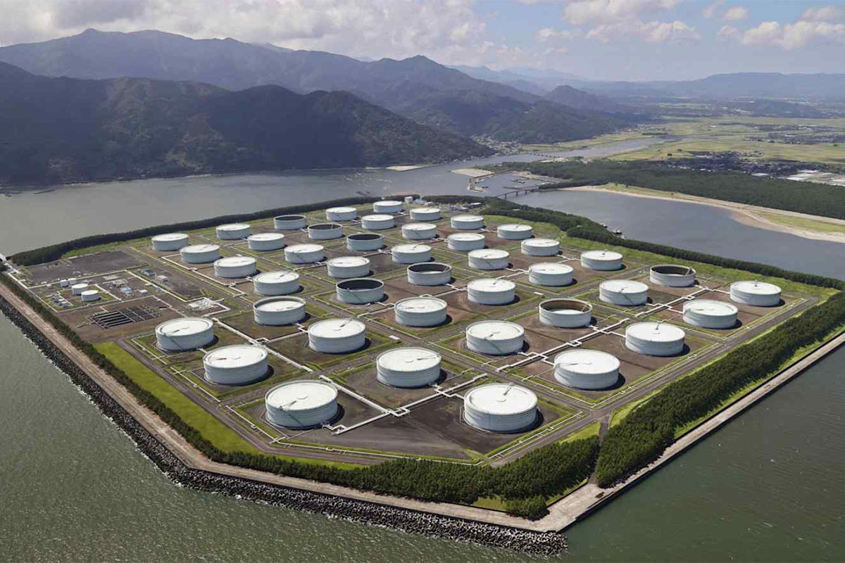 ইরান যুদ্ধের প্রভাবে জ্বালানি সঙ্কটের শঙ্কায় তেলের মজুদ ছাড়ছে জাপান