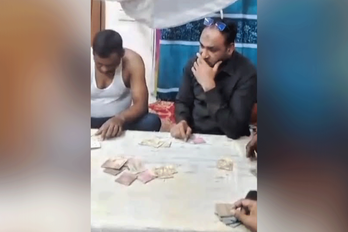 গাইবান্ধার পুলিশ ফাঁড়িতে জুয়া খেলার ভিডিও ভাইরাল, তদন্তে কমিটি