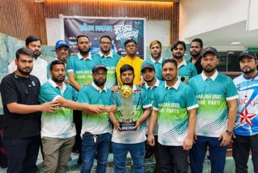 শারজায় স্বাধীনতা গোল্ডকাপ ফুটবল টুর্নামেন্টের ট্রফি উন্মোচন