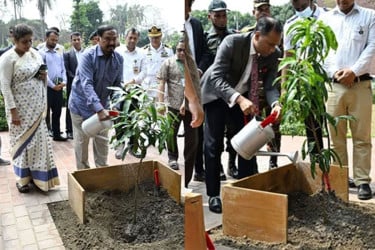 সংসদ প্রাঙ্গণে বৃক্ষরোপণ করলেন স্পিকার ও ডেপুটি স্পিকার