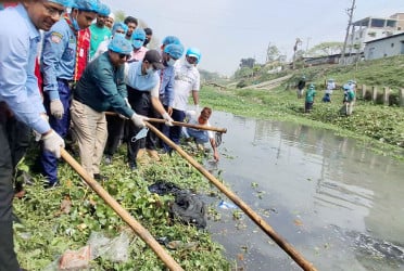 সিরাজগঞ্জে ডেঙ্গু প্রতিরোধে পরিষ্কার-পরিচ্ছন্নতা অভিযান